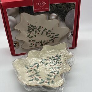 LENOX Holiday Christmas Tree 8" CANDY DISH Holly & Berries #824735 NIB